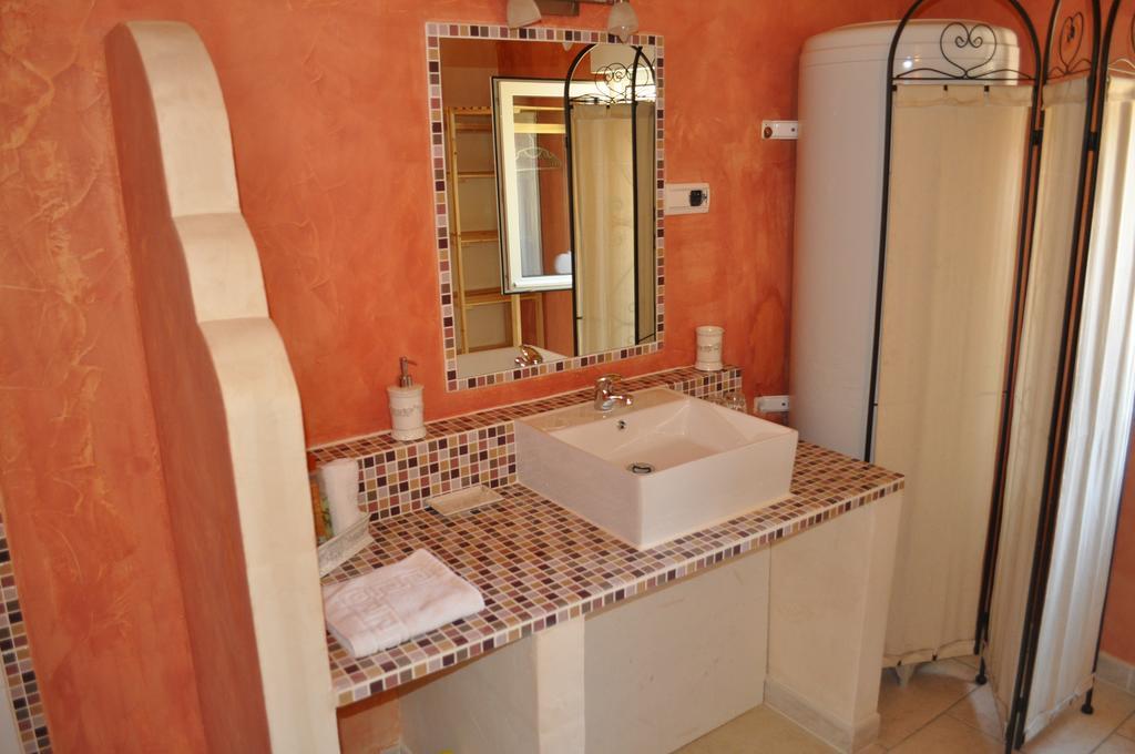 Bed and Breakfast La Ribeyrette Chamborigaud Habitación foto